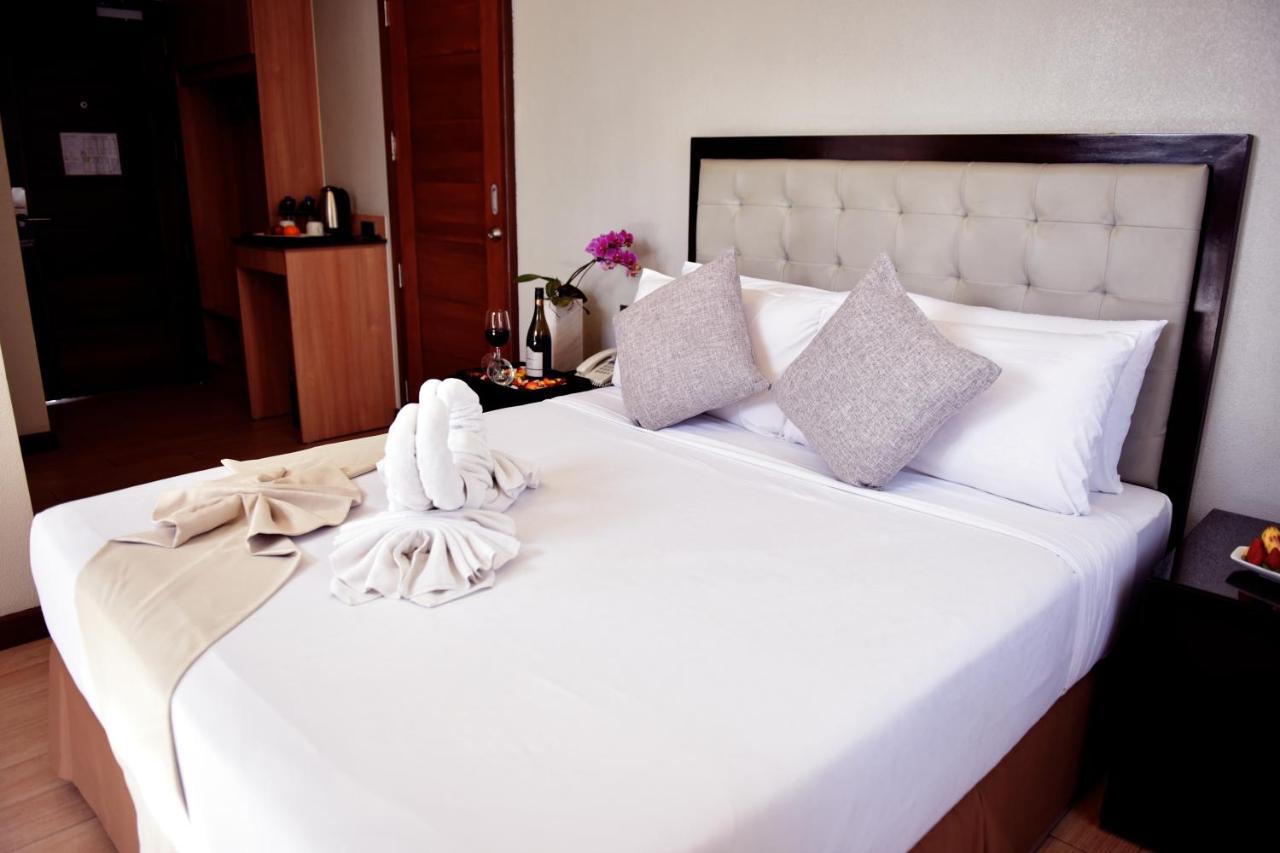 Aura One Hotel Baguio City Exterior foto