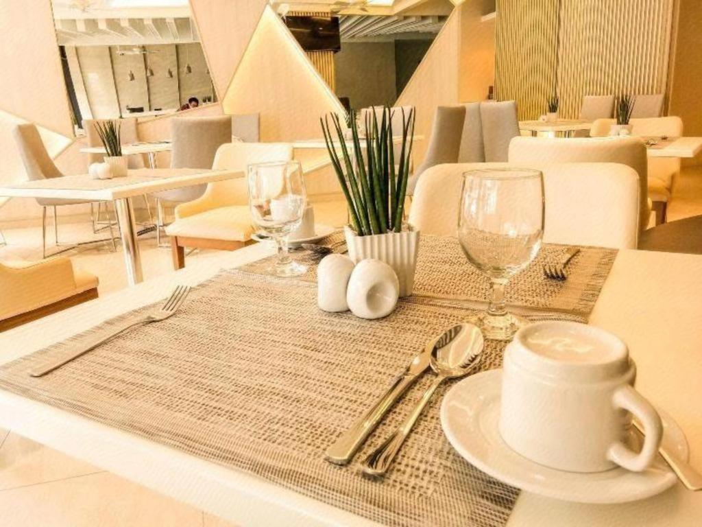 Aura One Hotel Baguio City Exterior foto
